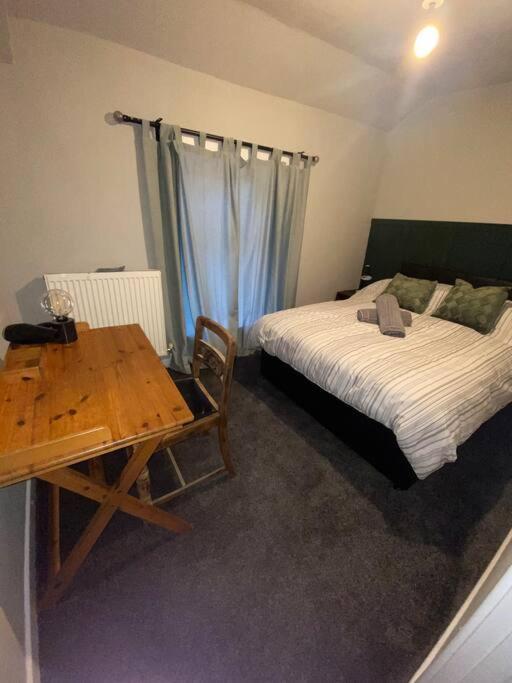 Mountain View Two Bedroom Llwynypia Exteriér fotografie